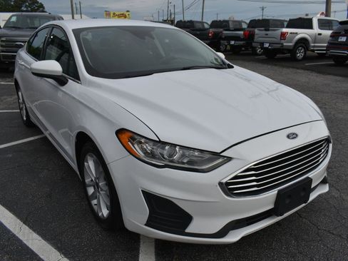 Used 2020 Ford Fusion SE FWD image 4