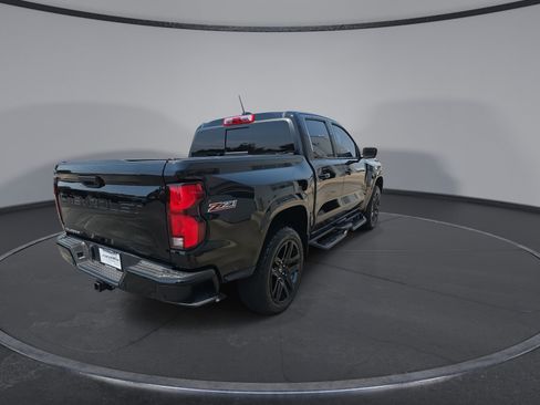 Used 2025 Chevrolet Colorado Z71 w/ Technology Package AWD/4WD image 13