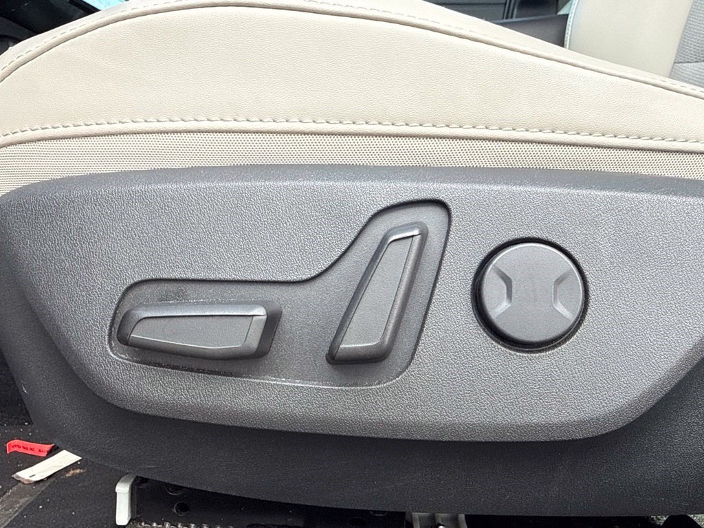 Used 2024 Kia Niro EX FWD image 12