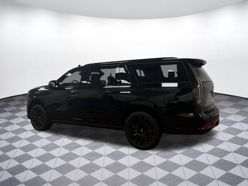 Used 2024 Cadillac Escalade ESV Sport w/ LPO, ONYX Package image 3