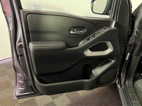 Certified 2022 Nissan Frontier SV image 21