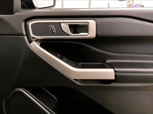 Certified 2022 Ford Explorer XLT w/ Equipment Group 202A image 23