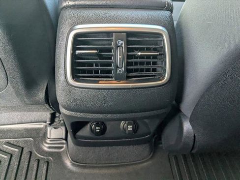 Used 2020 Kia Sorento S image 17