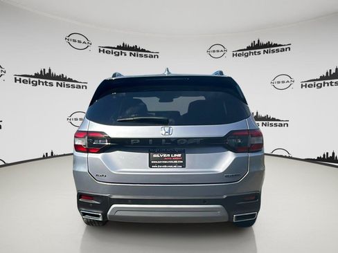 Used 2023 Honda Pilot Touring image 7