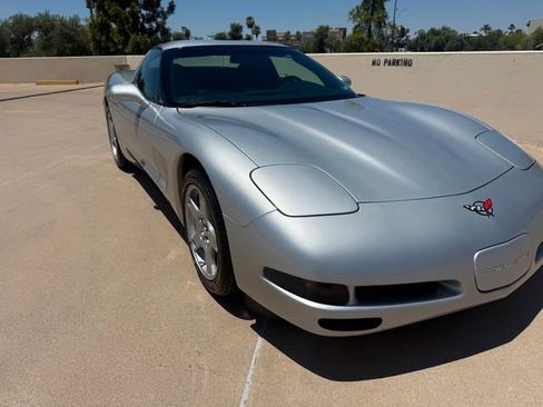 Used 1998 Chevrolet Corvette Coupe w/ Roof Pkg RWD image 13
