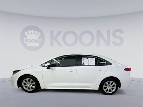 Used 2023 Toyota Corolla LE image 8