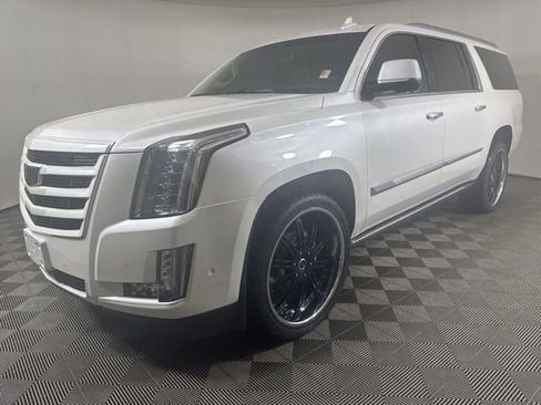 Used 2017 Cadillac Escalade ESV Premium Luxury image 8