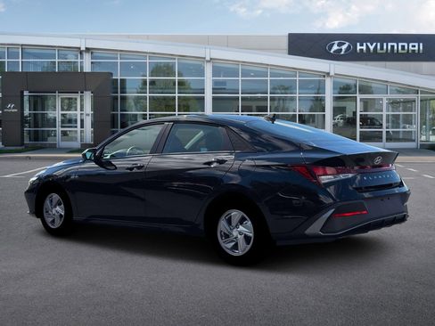 New 2026 Hyundai Elantra SE image 4