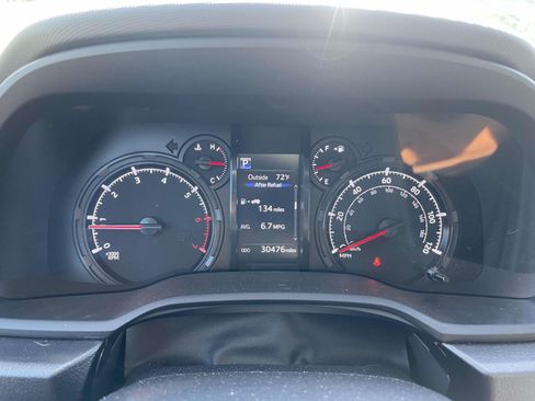 Used 2024 Toyota 4Runner SR5 Premium w/ Moonroof Package AWD/4WD image 18