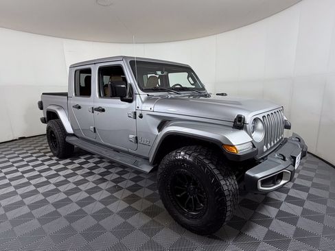 Used 2020 Jeep Gladiator Overland AWD/4WD image 1