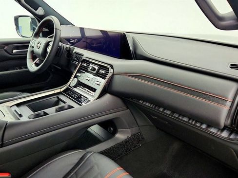 Used 2025 Nissan Armada PRO-4X w/ Pro-4X Premium Package image 26