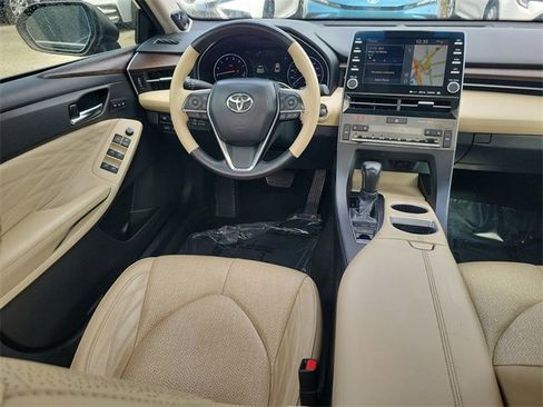 Used 2019 Toyota Avalon Limited image 8
