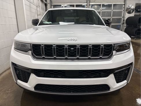 New 2026 Jeep Grand Cherokee Limited AWD/4WD image 4