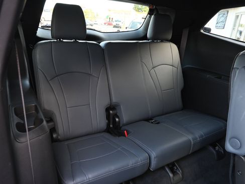 Used 2024 Buick Enclave Premium image 39