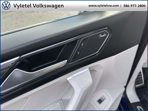 Certified 2022 Volkswagen Tiguan SEL R-Line image 19