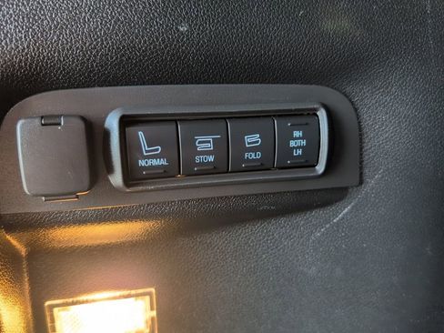 Used 2018 Ford Explorer Platinum image 38