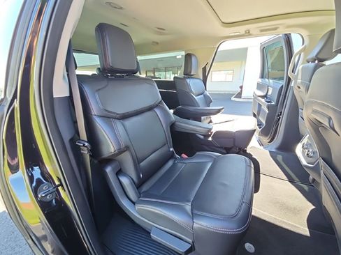 Used 2025 Ford Expedition Max Platinum AWD/4WD image 33