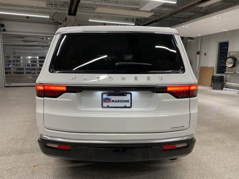 Used 2024 Jeep Wagoneer Series II image 6