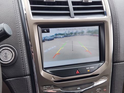 Used 2013 Lincoln MKX AWD image 11