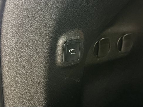 Used 2019 Jeep Cherokee Trailhawk image 31