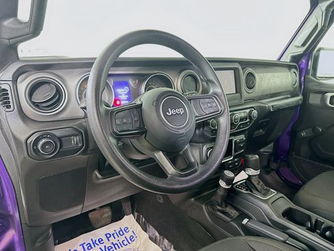 Used 2023 Jeep Wrangler Willys image 9