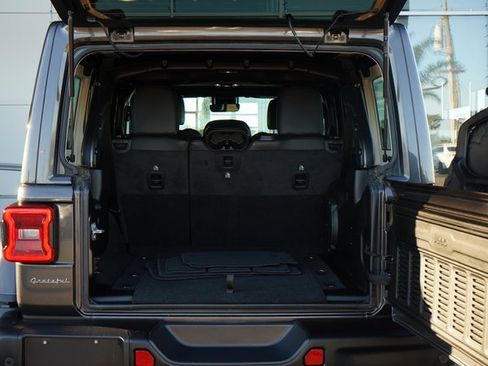 Used 2021 Jeep Wrangler Unlimited Rubicon image 8