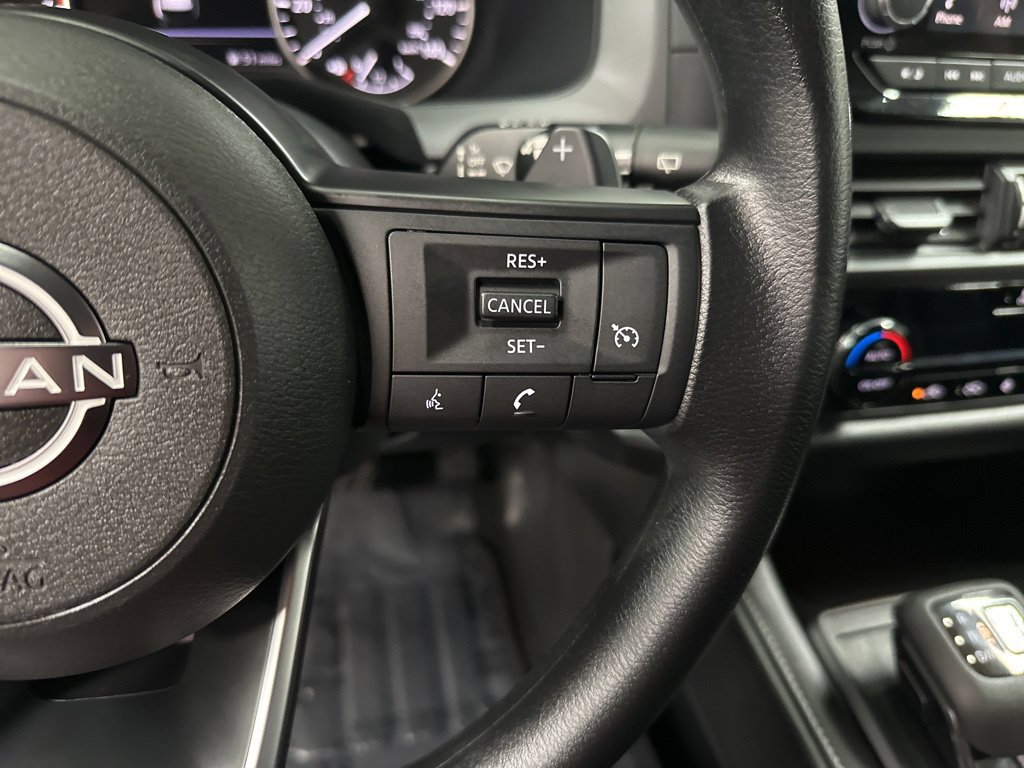 Used 2025 Nissan Pathfinder S AWD/4WD image 16