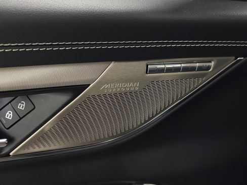 Used 2022 Jaguar XF R-Dynamic SE image 17