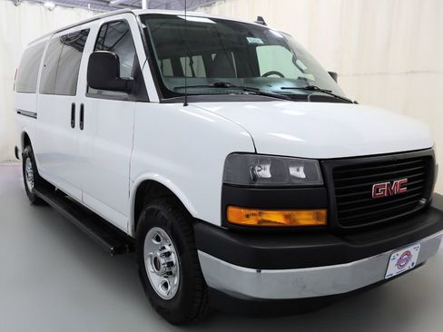 Used 2019 GMC Savana 3500 LS w/ Cold Climate Package RWD image 20