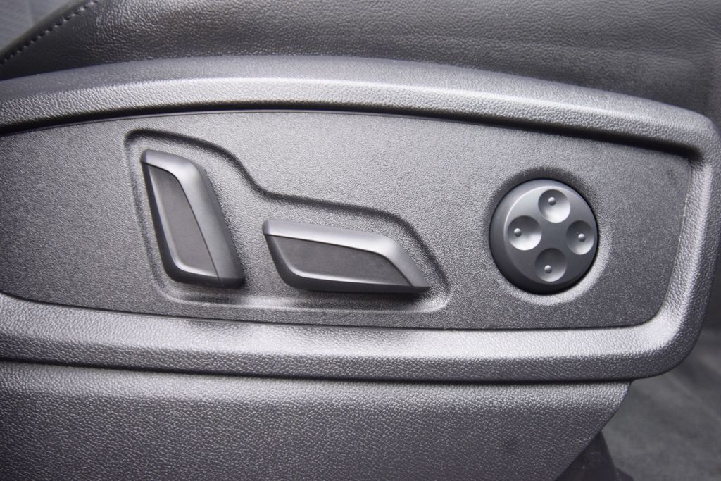 Used 2022 Audi SQ5 Premium Plus AWD/4WD image 23