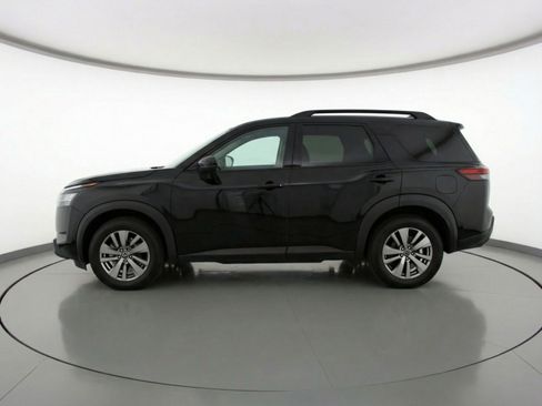 Used 2025 Nissan Pathfinder SV image 5