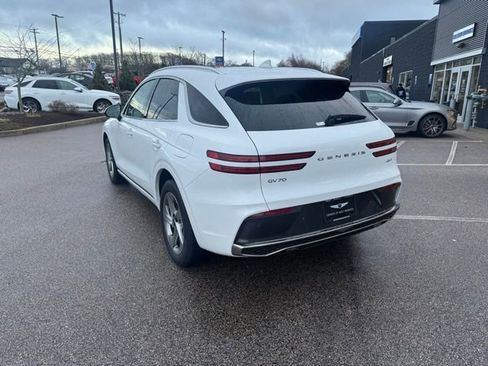Used 2026 Genesis GV70 2.5T Select image 7