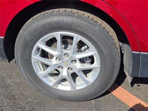Used 2023 Chevrolet Equinox LT FWD image 9