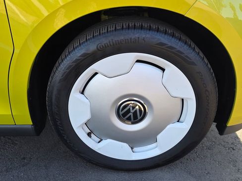 Used 2025 Volkswagen ID. Buzz 1st Edition image 8