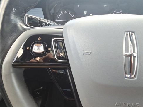 Used 2022 Lincoln Corsair AWD w/ Premium Package image 26