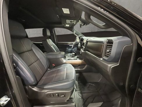 Used 2024 Chevrolet Silverado 1500 High Country w/ High Country Premium Package image 19