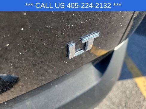 Used 2023 Chevrolet Traverse LT image 9