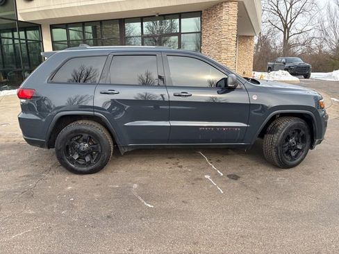 Used 2017 Jeep Grand Cherokee Trailhawk image 9