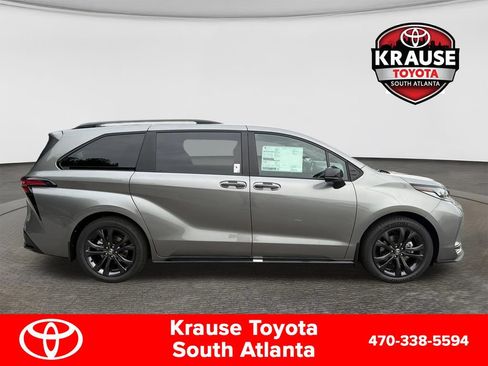 New 2026 Toyota Sienna XSE FWD image 9