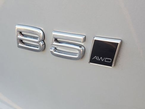 New 2026 Volvo XC40 B5 Plus w/ Protection Package Premier image 8