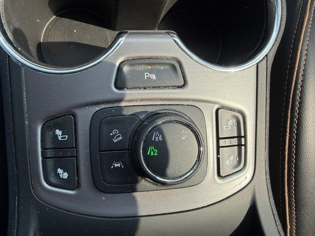 Used 2023 GMC Terrain AT4 w/ Tech Package AWD/4WD image 13