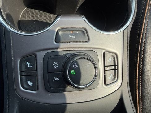 Used 2023 GMC Terrain AT4 w/ Tech Package AWD/4WD image 13