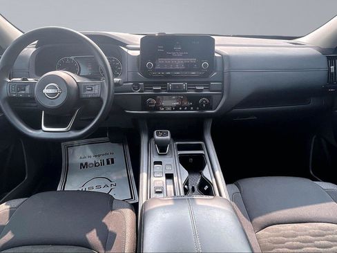 Certified 2025 Nissan Pathfinder S FWD image 17
