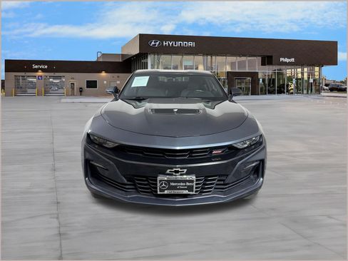 Used 2019 Chevrolet Camaro SS RWD image 6