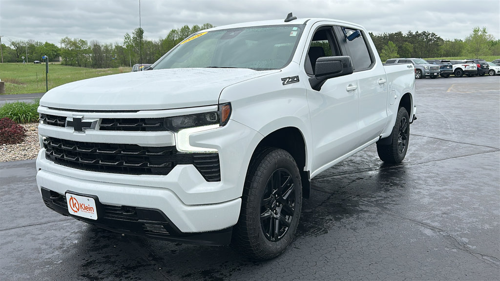 New 2026 Chevrolet Silverado 1500 RST w/ Dark Appearance Package AWD/4WD image 3