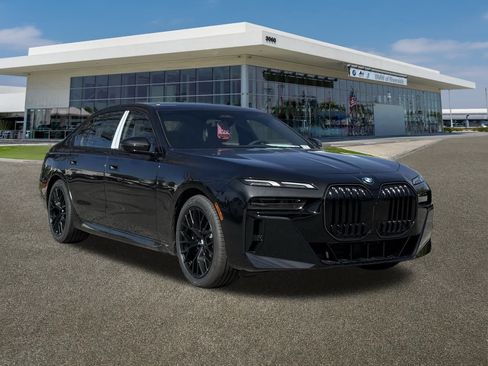New 2026 BMW 740i w/ Premium Package image 2