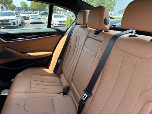 Certified 2023 BMW 540i RWD image 33