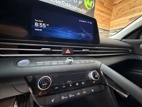 Used 2023 Hyundai Elantra SEL w/ Convenience Package FWD image 20