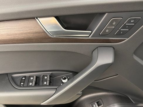 Used 2023 Audi Q5 2.0T Premium w/ Convenience Package image 10