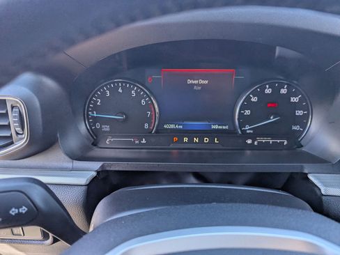 Used 2022 Ford Explorer XLT w/ Equipment Group 202A image 28